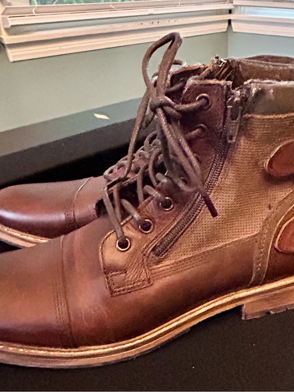 Woman’s Brown Lace-Up Leather Combat Boots size 8 - Picture 2 of 8
